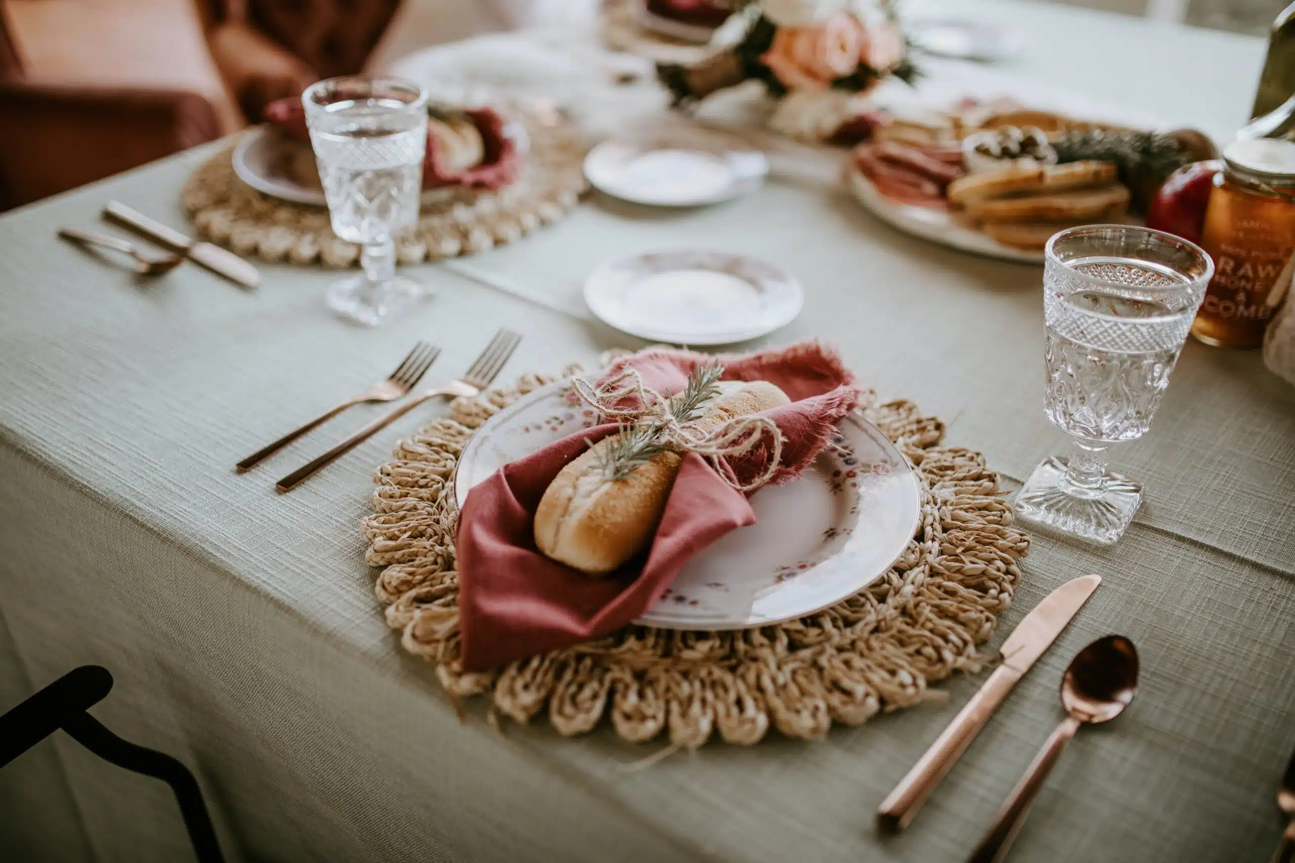 Comment choisir la vaisselle parfaite pour votre mariage