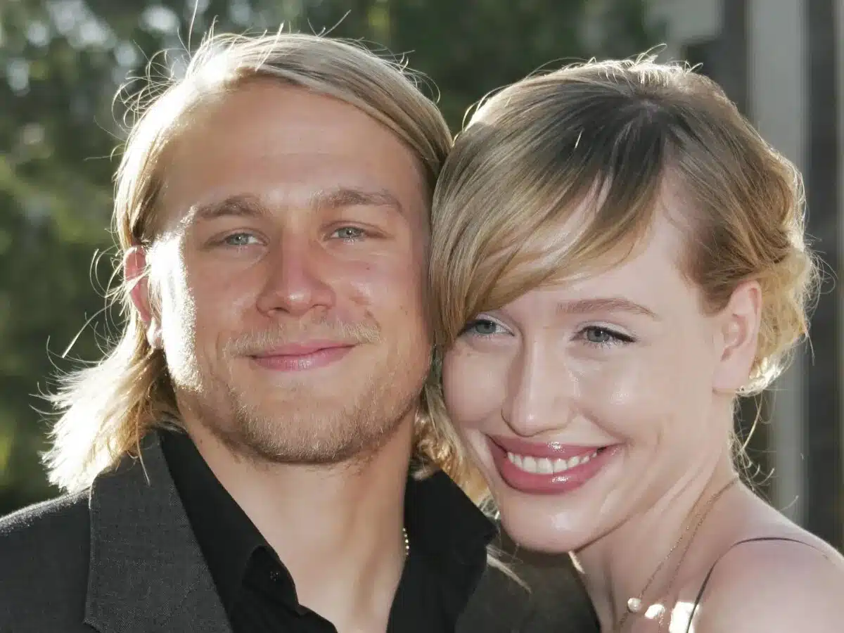 Charlie Hunnam et Morgana McNelis