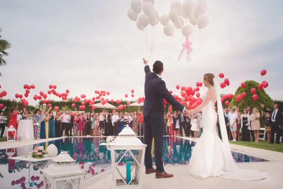 animation lancé de ballons à un mariage